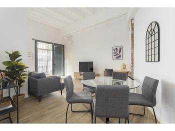 Cozy and modern apartment in Sant Gervasi