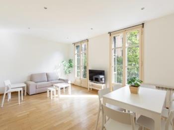 Bright and Spacious Flat in Prime Barcelona Location