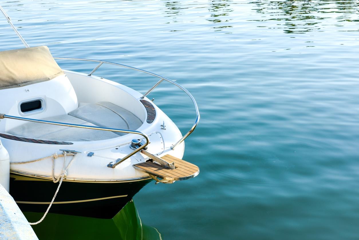 Boat rental in Marbella with no license? Everything you need to know